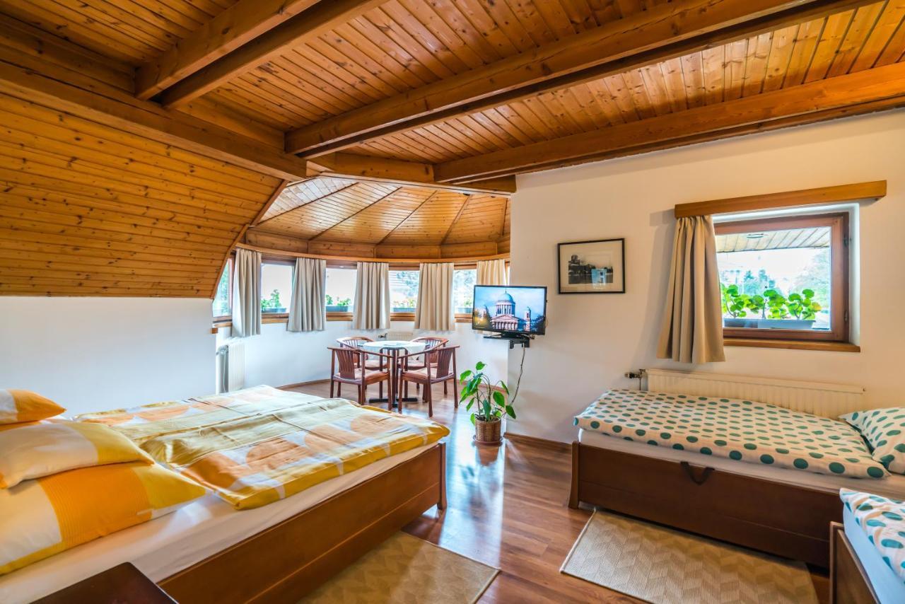 Szent Kristof Panzio Bed & Breakfast Esztergom Ngoại thất bức ảnh