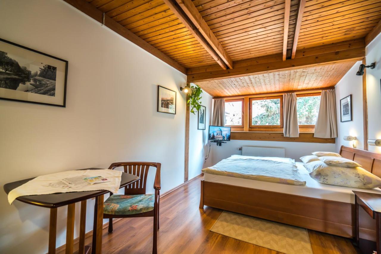 Szent Kristof Panzio Bed & Breakfast Esztergom Ngoại thất bức ảnh