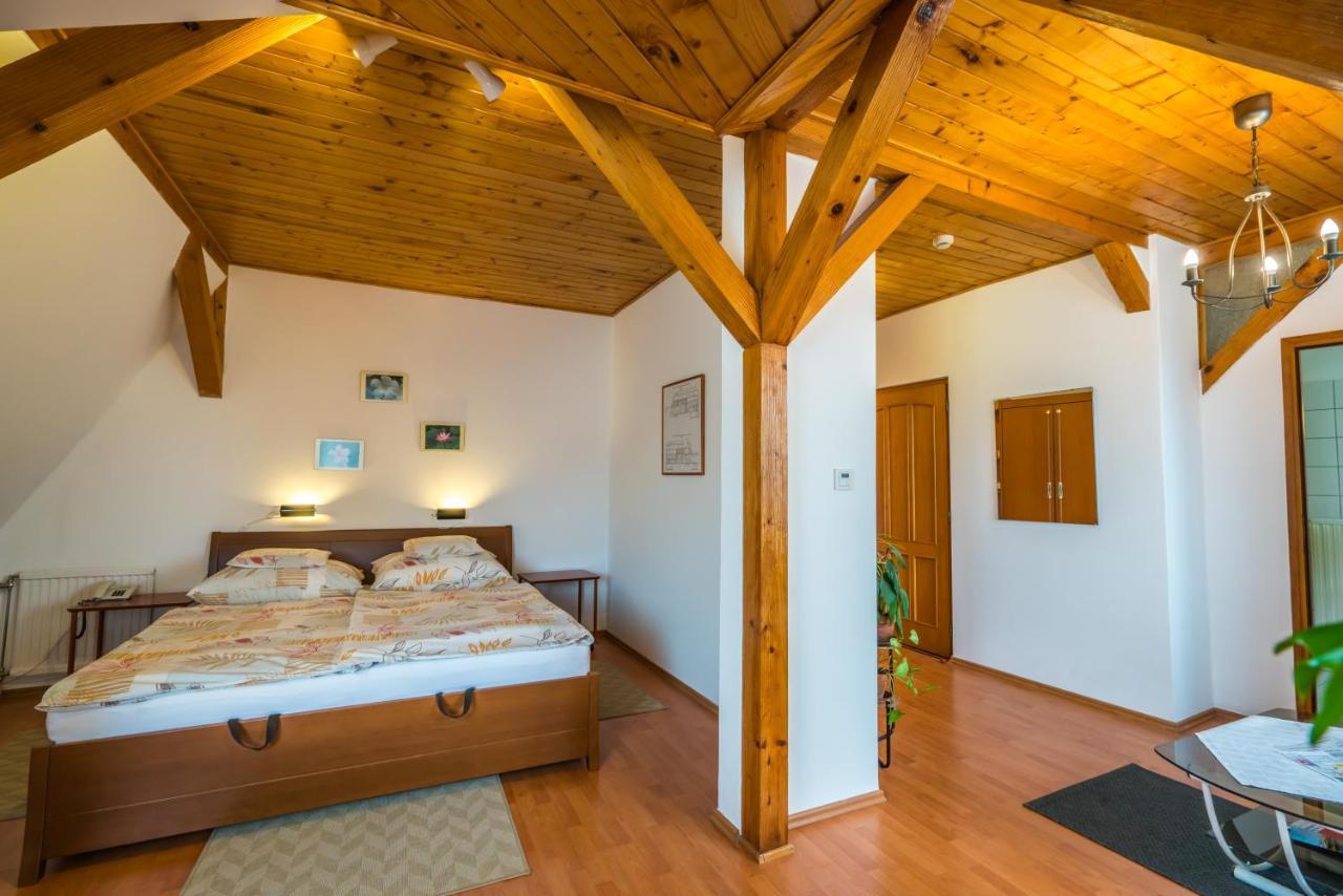 Szent Kristof Panzio Bed & Breakfast Esztergom Ngoại thất bức ảnh