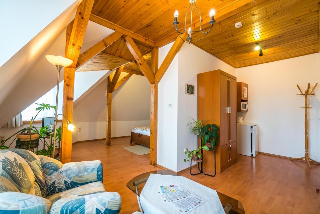Szent Kristof Panzio Bed & Breakfast Esztergom Ngoại thất bức ảnh