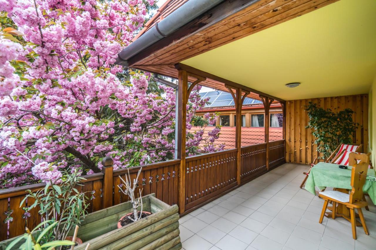 Szent Kristof Panzio Bed & Breakfast Esztergom Ngoại thất bức ảnh