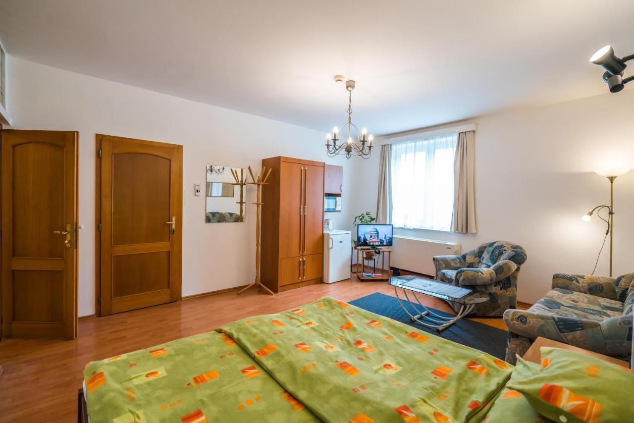 Szent Kristof Panzio Bed & Breakfast Esztergom Ngoại thất bức ảnh